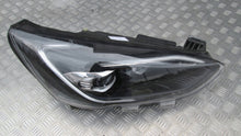 Laden Sie das Bild in den Galerie-Viewer, Frontscheinwerfer Ford Focus LED Rechts Scheinwerfer Headlight