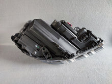 Laden Sie das Bild in den Galerie-Viewer, Frontscheinwerfer VW I A2468207161 Xenon Links Scheinwerfer Headlight SCH8735234356ar