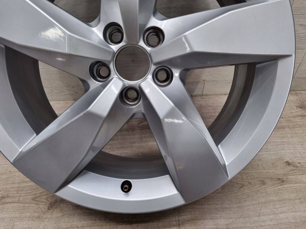 1x Alufelge 17 Zoll 6.5" 5x100 39ET Glanz Silber 2GM601025A VW T-Cross Rim Wheel FEL1770833189li