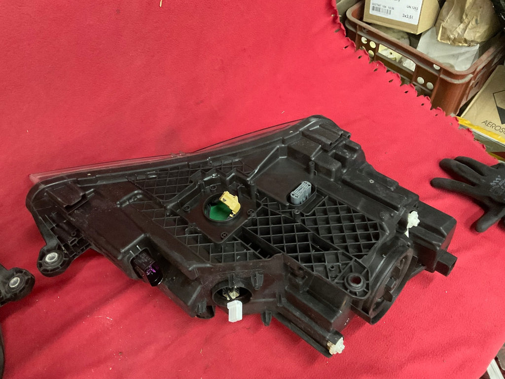 Frontscheinwerfer Skoda Superb III 3V1941016B 3V1941015B LED Rechts oder Links