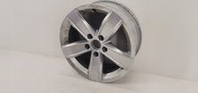 Laden Sie das Bild in den Galerie-Viewer, 1x Alufelge 16 Zoll 6.5&quot; 5x112 33ET 7N0071498C VW Sharan Rim Wheel