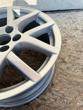 Laden Sie das Bild in den Galerie-Viewer, 1x Alufelge 17 Zoll 7.0&quot; 5x114.3 HL44471 Toyota Corolla Verso Rim Wheel