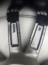 Load image into Gallery viewer, 1x Alufelge 17 Zoll 7.0" 5x114.3 45ET Glanz Silber PW457-05001 Toyota Avensis FEL8858250870rq