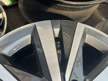 Load image into Gallery viewer, 1x Alufelge 17 Zoll 7.0&quot; 5x112 39ET Glanz Graphit 7N0601025 Mg Sharan Rim Wheel