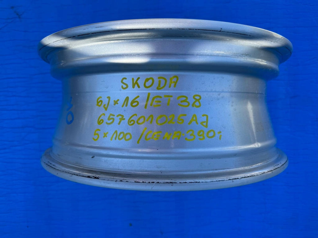 1x Alufelge 16 Zoll 6.0" 5x100 38ET 657601025AJ Skoda Rim Wheel FEL6185103047ll
