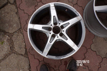 Load image into Gallery viewer, 1x Alufelge 18 Zoll 7.5&quot; 5x112 42ET A1724012602 Mercedes-Benz Slc Rim Wheel