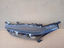 Load image into Gallery viewer, Frontscheinwerfer Toyota Yaris EUK0-6 Links Scheinwerfer Headlight SCH8531666497qb