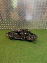 Laden Sie das Bild in den Galerie-Viewer, Frontscheinwerfer Toyota Yaris Links Scheinwerfer Headlight SCH5118357168yh