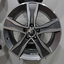 Laden Sie das Bild in den Galerie-Viewer, 4x Alufelge 17 Zoll 7.0" 5x112 48 5ET Glanz A2054010800 Mercedes-Benz Superb I FEL5651466239tz