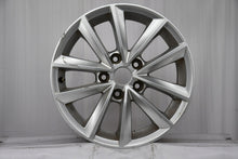 Laden Sie das Bild in den Galerie-Viewer, 1x Alufelge 16 Zoll 6.5&quot; 5x114.3 41ET Glanz Silber 403002460R Renault Megane 1