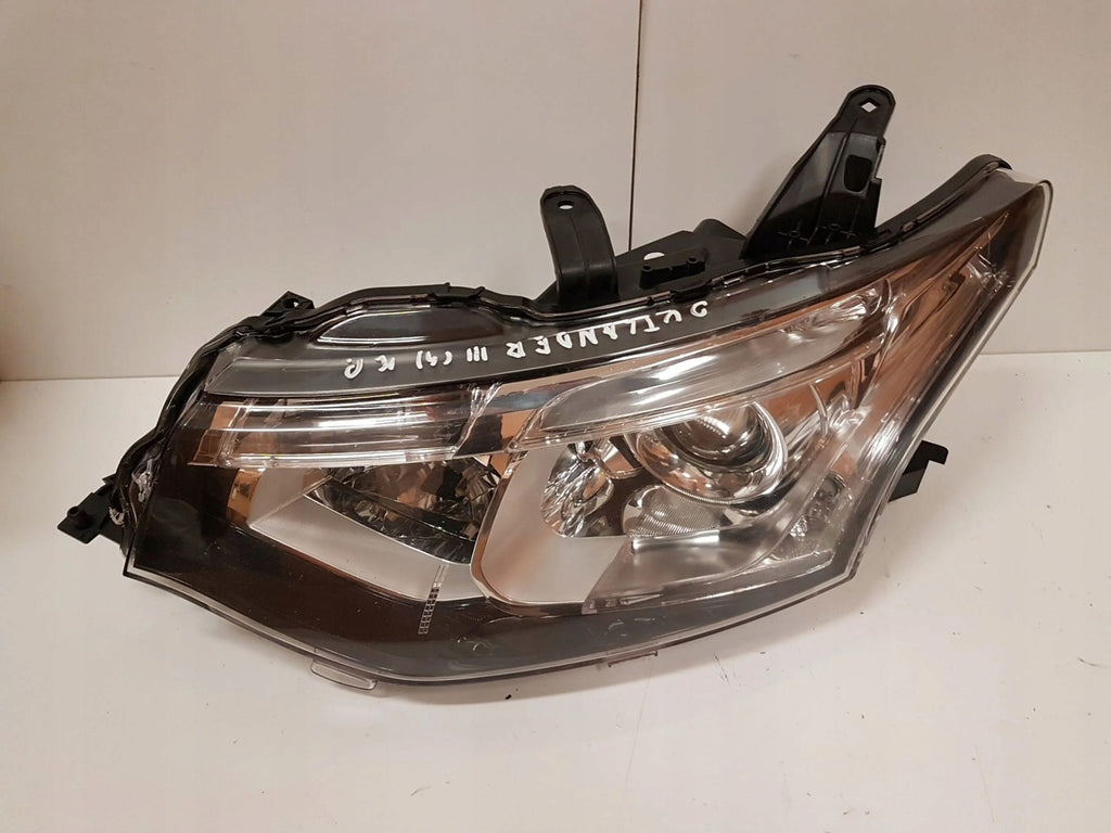Frontscheinwerfer Mitsubishi Outlander I 8301C205 Links Scheinwerfer Headlight SCH6068887170lq