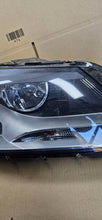 Laden Sie das Bild in den Galerie-Viewer, Frontscheinwerfer VW Passat B7 90010126 Rechts Scheinwerfer Headlight SCH4145316916fp