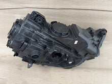 Laden Sie das Bild in den Galerie-Viewer, Frontscheinwerfer Audi A3 8V0941005E Xenon Links Scheinwerfer Headlight