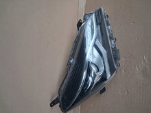 Laden Sie das Bild in den Galerie-Viewer, Frontscheinwerfer Toyota Yaris Rechts Scheinwerfer Headlight SCH3237965905me