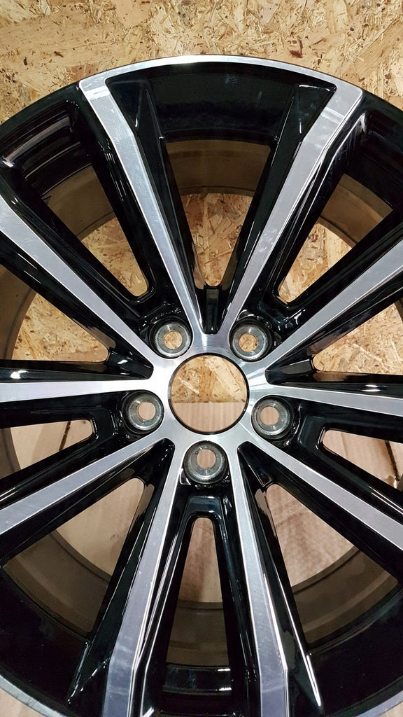 1x Alufelge 18 Zoll 8.0" 5x108 42ET 32358646 Volvo S60 V60 V90 Rim Wheel