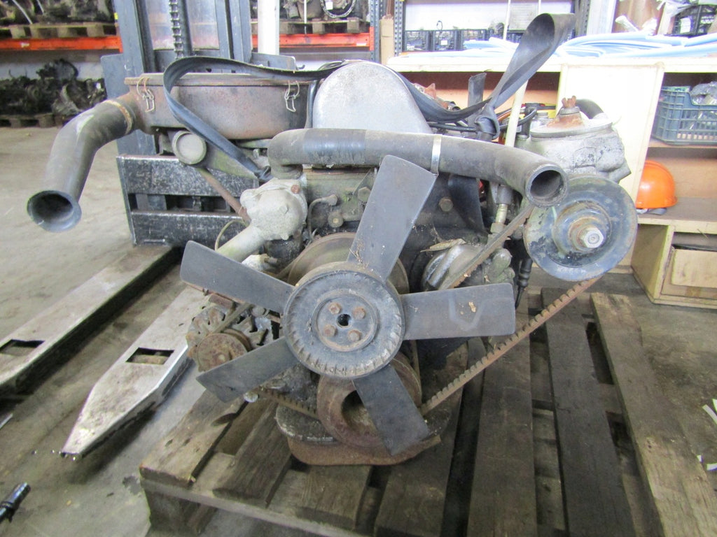 Motor Mercedes-Benz 123 W123 615940 2.0 44kW 1983 Diesel Engine Komplett