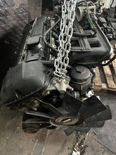 Laden Sie das Bild in den Galerie-Viewer, Motor BMW M52B28 2.8 Benzin Engine Unkomplett
