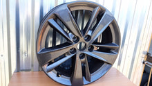 Laden Sie das Bild in den Galerie-Viewer, 1x Alufelge 17 Zoll 7.0&quot; 5x108 42ET Glanz Graphit YP00064180 Opel Grandland X