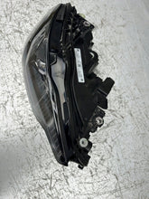 Laden Sie das Bild in den Galerie-Viewer, Frontscheinwerfer BMW 2 G42 8083636-07 Rechts Scheinwerfer Headlight SCH7105200596ri