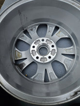 Load image into Gallery viewer, 1x Alufelge 15 Zoll 6.0" 5x108 44ET 403005474 Renault Rim Wheel FEL3296967640hw