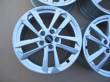 Laden Sie das Bild in den Galerie-Viewer, 4x Alufelge 17 Zoll 6.5" 5x112 43ET Glanz Silber 8Y0601025L Audi Rim Wheel FEL2133754378gi