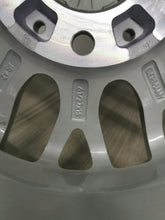 Laden Sie das Bild in den Galerie-Viewer, 1x Alufelge 15 Zoll 6.5&quot; 5x120 1095336 BMW E36 E38 E34 Rim Wheel
