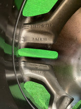 Load image into Gallery viewer, 1x Alufelge 19 Zoll 7.5&quot; 5x114.3 49 5ET 52910-S1710 Hyundai Santa Fe Rim Wheel