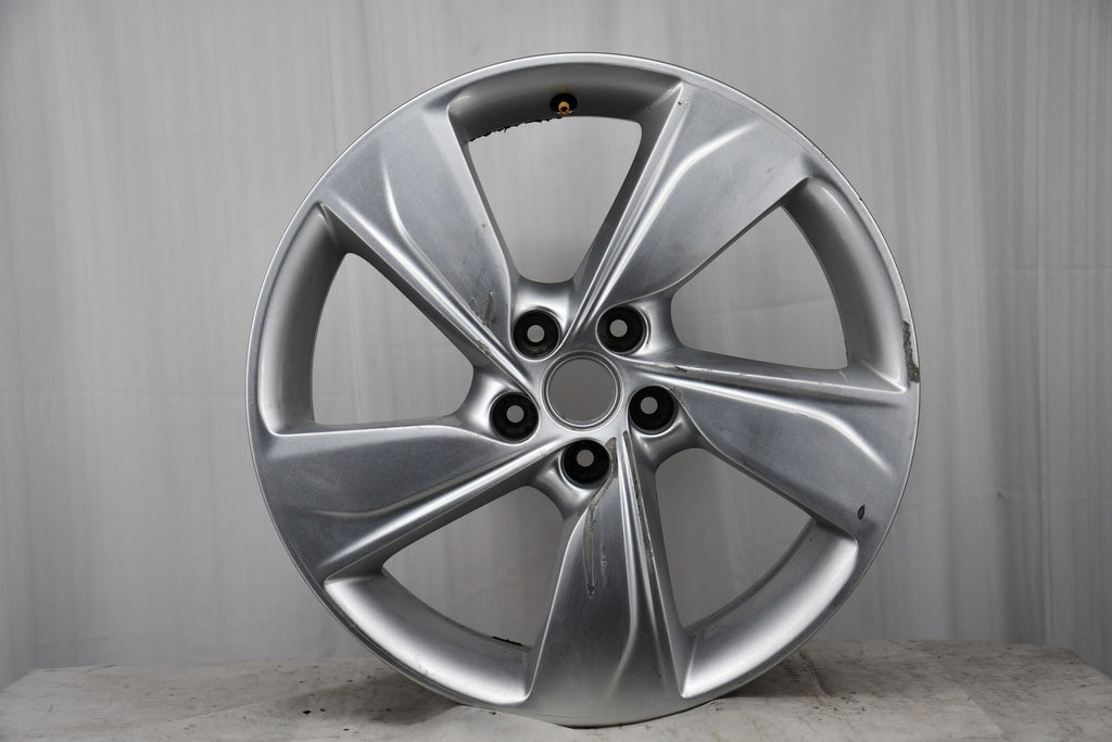 1x Alufelge 18 Zoll 7.5" 5x108 49ET Glanz Silber YP00064380 Opel Grandland