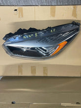 Laden Sie das Bild in den Galerie-Viewer, Frontscheinwerfer Ford Kuga GV41-13D155-AD 90102137 Xenon Links Headlight