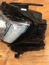 Laden Sie das Bild in den Galerie-Viewer, Frontscheinwerfer Jeep Grand Cherokee Wk2 68144709AD Links Headlight SCH6476465038ns