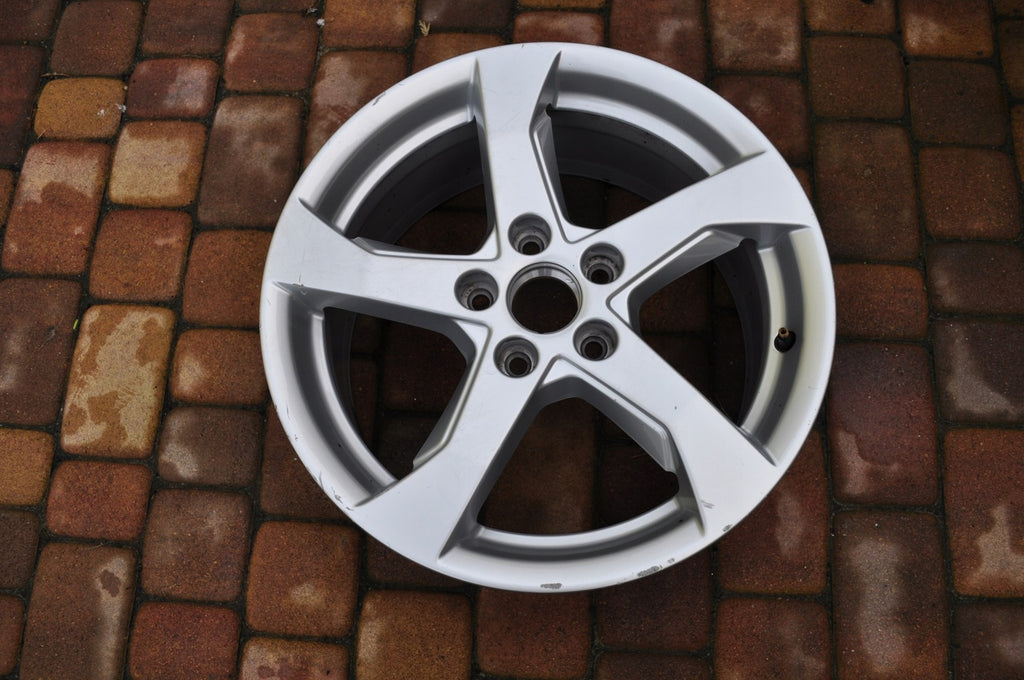 1x Alufelge 17 Zoll 7.5" 5x112 51ET Glanz Silber 8V0601025CT Audi A3 Rim Wheel