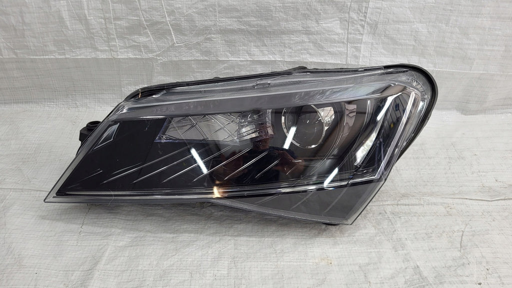 Frontscheinwerfer Skoda Superb III 3V1941015B Xenon Links Scheinwerfer Headlight