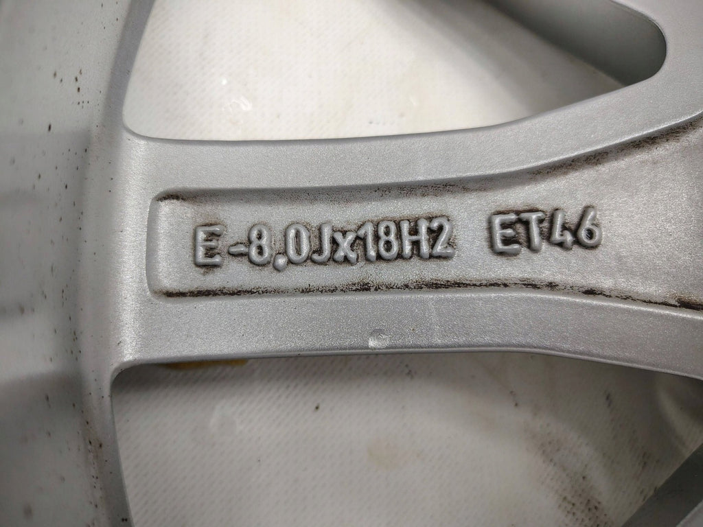 1x Alufelge 18 Zoll 8.0" 5x112 46ET Glanz Silber 8Y0601025M Audi A3 Rim Wheel FEL7780631585al