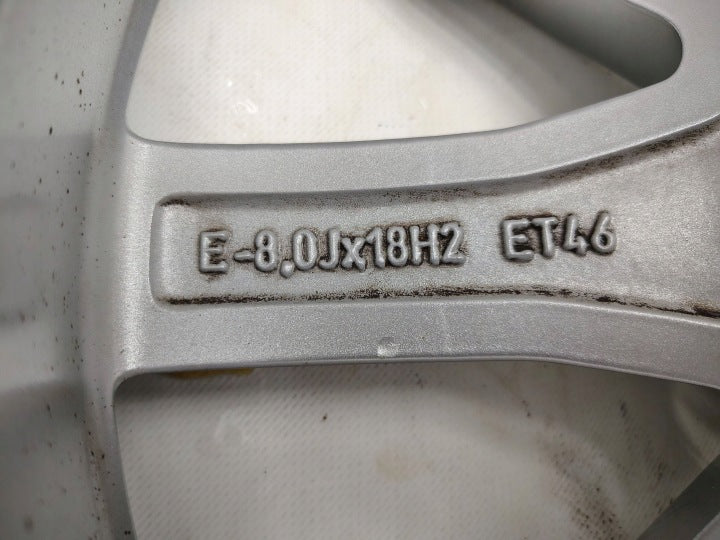 1x Alufelge 18 Zoll 8.0" 5x112 46ET Glanz Silber 8Y0601025M Audi A3 Rim Wheel FEL7780631585al