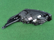 Laden Sie das Bild in den Galerie-Viewer, Frontscheinwerfer Kia Ceed J792121040 Rechts Scheinwerfer Headlight SCH2080444890zt