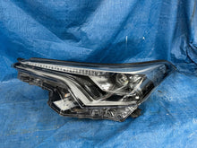Laden Sie das Bild in den Galerie-Viewer, Frontscheinwerfer Toyota Chr C-Hr 81160-F4071-00 FULL LED Links Headlight