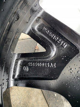 Load image into Gallery viewer, 1x Alufelge 18 Zoll 7.5" 5x112 51ET Silber 5H0601025M VW Golf Rim Wheel FEL8864283779gp