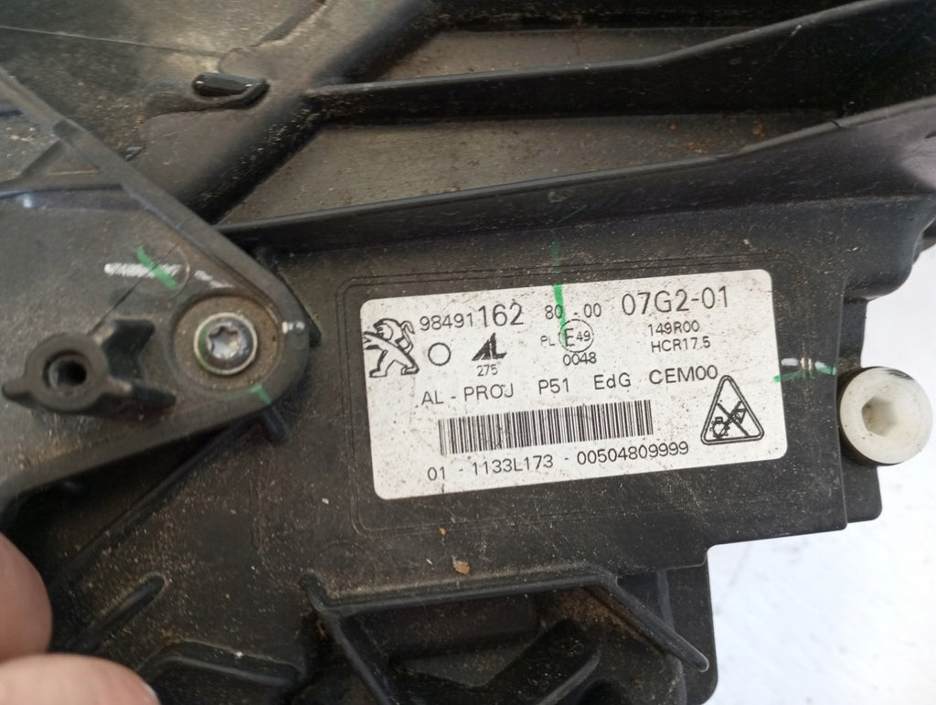 Frontscheinwerfer Peugeot 9849116280 LED Rechts Scheinwerfer Headlight SCH9952140077zm