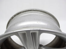 Laden Sie das Bild in den Galerie-Viewer, 1x Alufelge 17 Zoll 7.5" 5x120 37ET Glanz Silber 6796242 BMW 3 F30 F31 Rim Wheel FEL7261906688ut