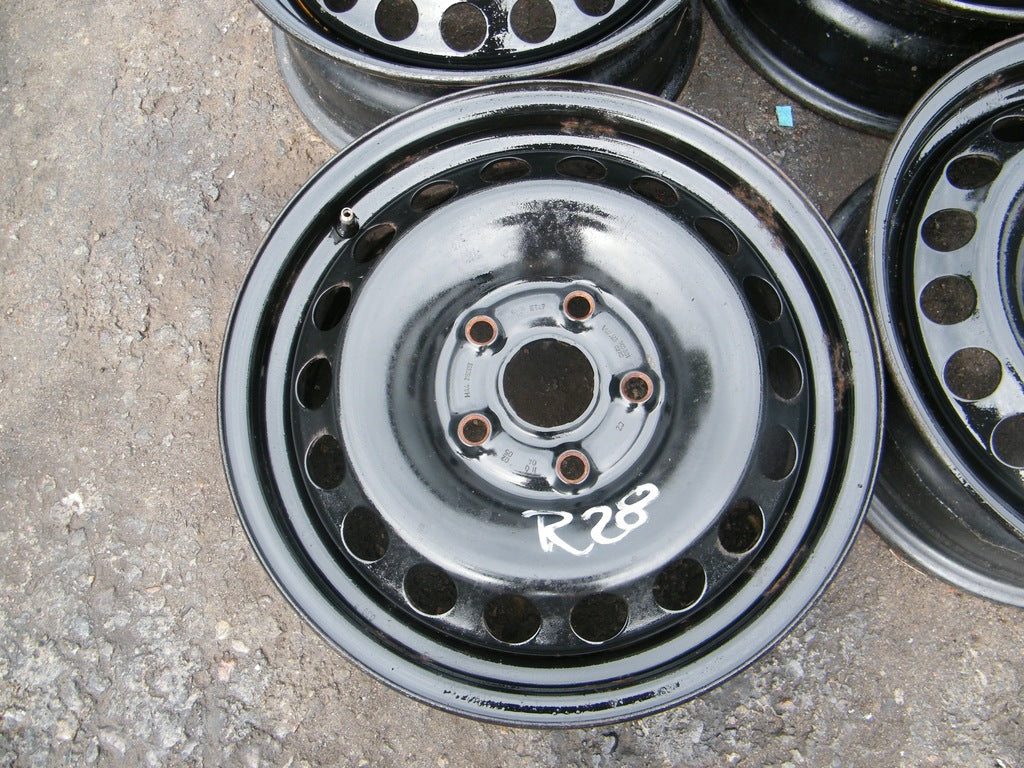 4x Alufelge 15 Zoll 6.0" 5x112 47ET Schwarz VW Caddy V Golf III Jetta VI Touran FEL5327104153tl