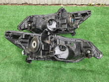 Laden Sie das Bild in den Galerie-Viewer, Frontscheinwerfer Honda Insight 100-22875 Ein Satz Scheinwerfer Headlight