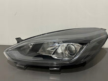 Laden Sie das Bild in den Galerie-Viewer, Frontscheinwerfer Ford Fiesta I Links Scheinwerfer Headlight SCH7068305119mm