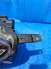 Laden Sie das Bild in den Galerie-Viewer, Frontscheinwerfer Ford Kuga I LV4B-13E017-AS L90187837 LED Links Headlight SCH4608889035ka