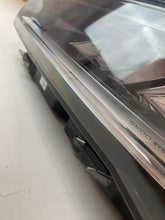 Laden Sie das Bild in den Galerie-Viewer, Frontscheinwerfer Skoda Superb I 3P1941015 Links Scheinwerfer Headlight SCH2485236508gp