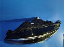 Laden Sie das Bild in den Galerie-Viewer, Frontscheinwerfer Skoda Superb III 3V1941015C Full LED Links Headlight