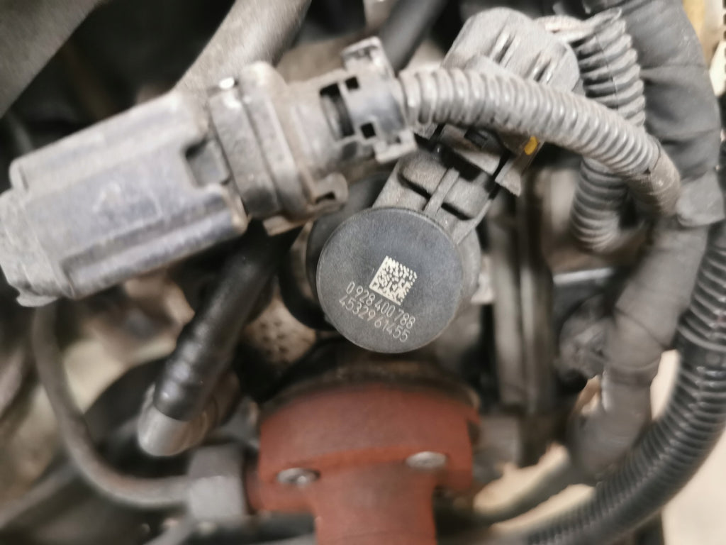 Motor Peugeot 308 I 10JBFB 9H05 1.6 EHDI Diesel Engine Komplett