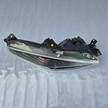 Laden Sie das Bild in den Galerie-Viewer, Frontscheinwerfer Ford Kuga GV41-13W029CJ Rechts Scheinwerfer Headlight SCH2055483458wx
