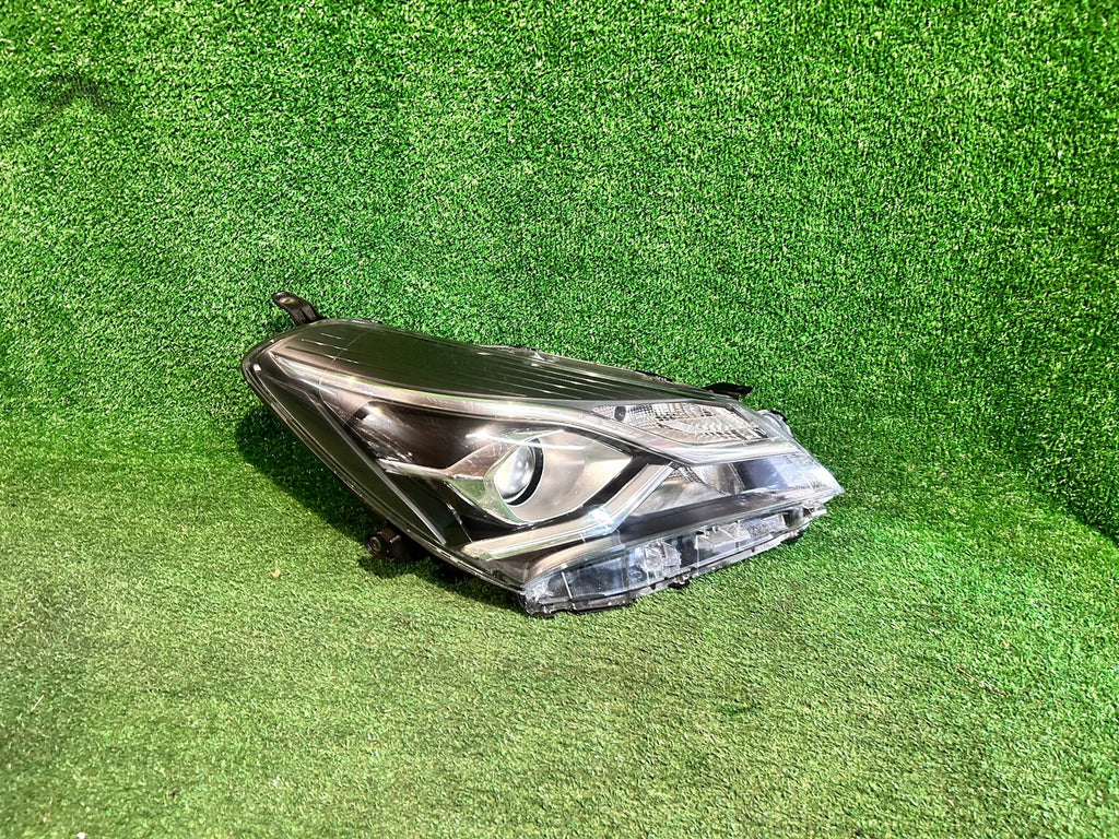 Frontscheinwerfer Toyota Yaris Rechts Scheinwerfer Headlight