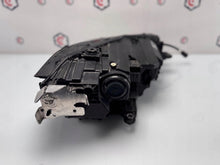 Laden Sie das Bild in den Galerie-Viewer, Frontscheinwerfer Skoda Superb I 3P1941015A LED Links Scheinwerfer Headlight SCH2676499667yy