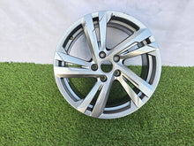 Laden Sie das Bild in den Galerie-Viewer, 1x Alufelge 17 Zoll 7.0" 5x112 45ET 2GA601025AM VW T-Roc Rim Wheel FEL9612025359qt